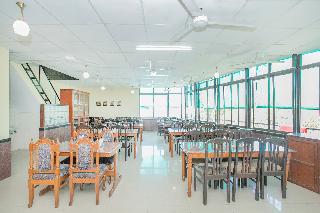 oyo flagship 12684 compact green view