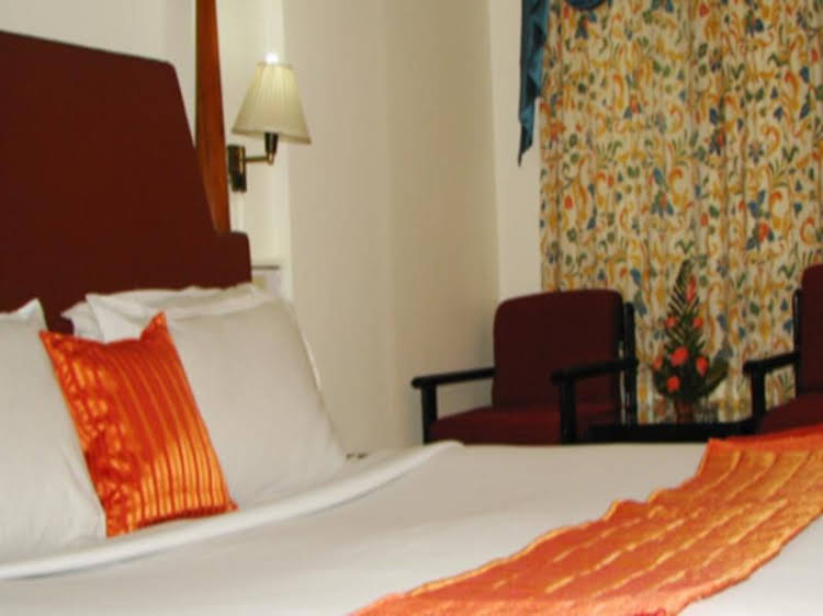 hotel crown
