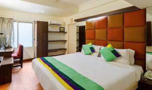 hotel crown