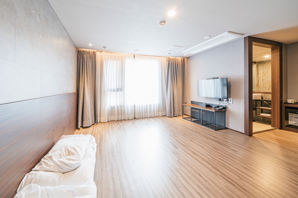 hotelwithcity