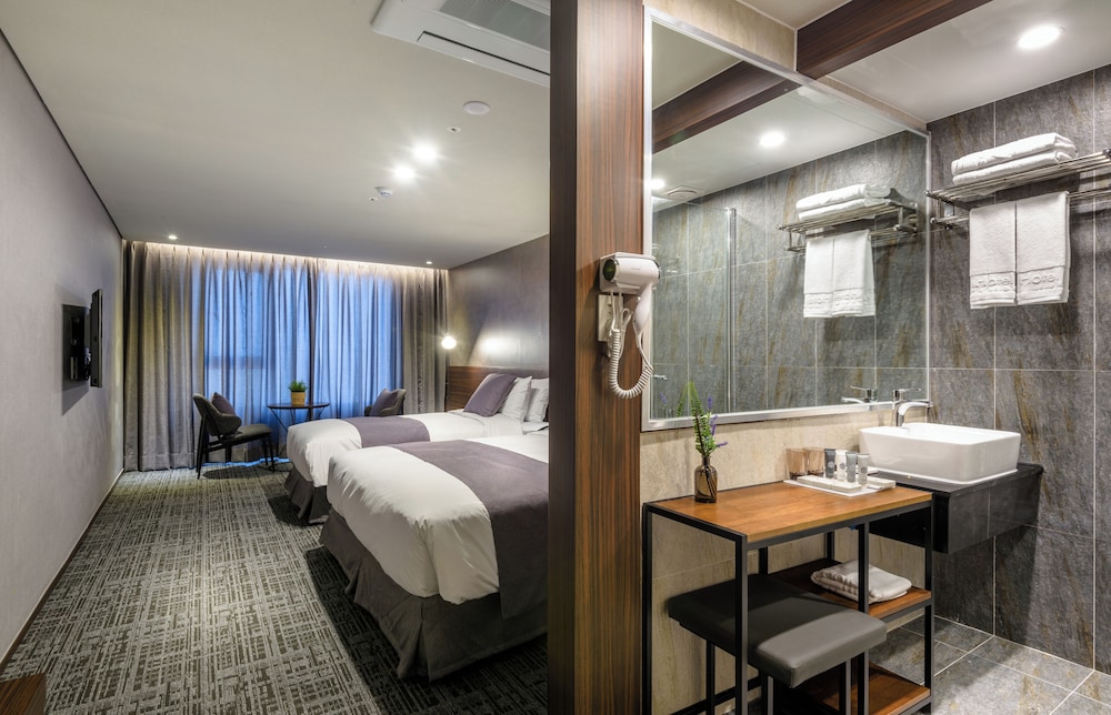 hotelwithcity
