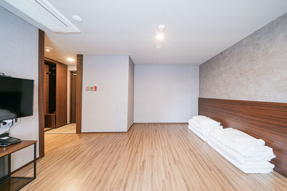 hotelwithcity
