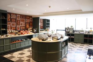 the quart ruamrudee by uhg