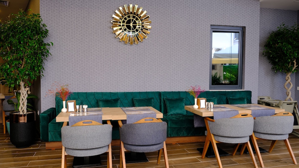 mai inci hotel