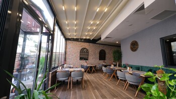 mai inci hotel