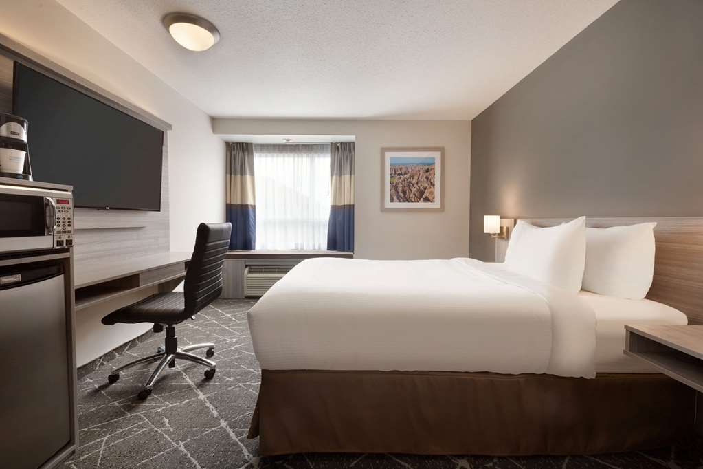 microtel inn and suites montreal airport dorval qc