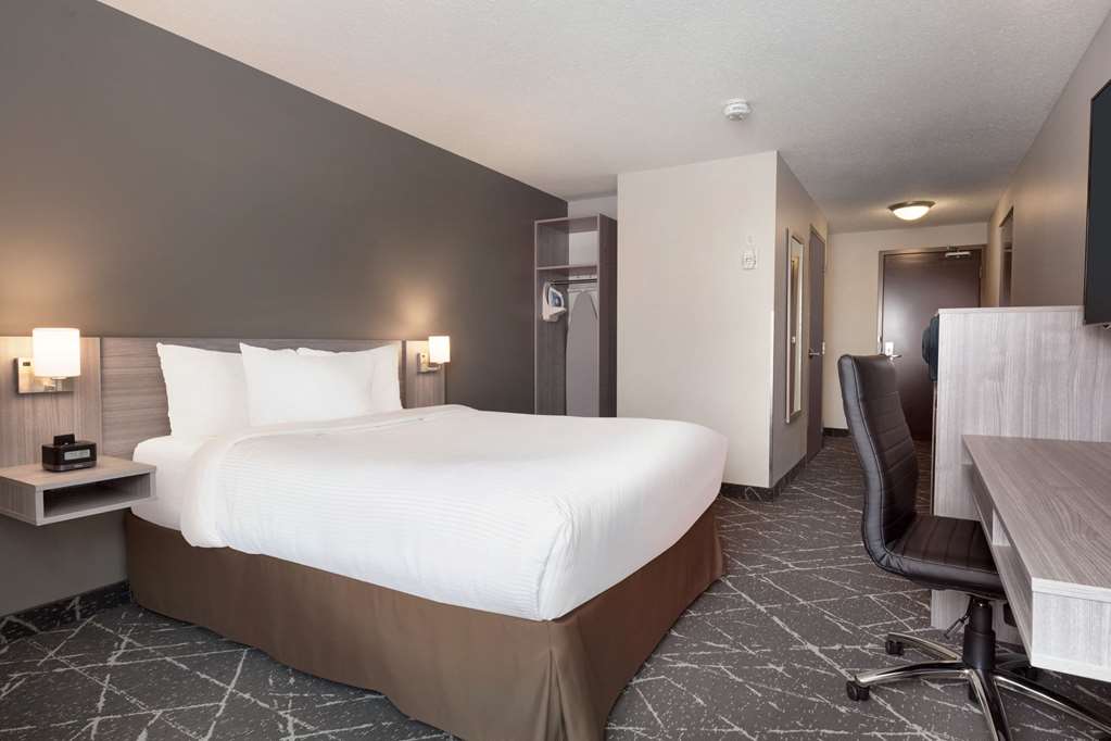 microtel inn and suites montreal airport dorval qc