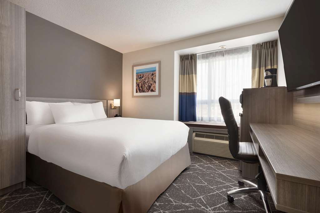 microtel inn and suites montreal airport dorval qc