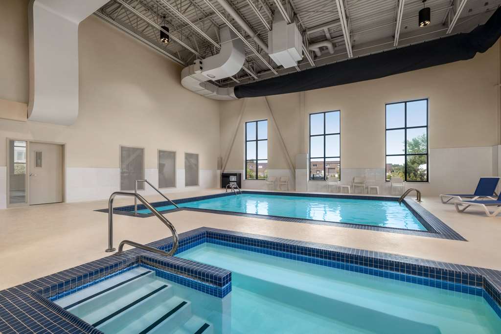 microtel inn and suites montreal airport dorval qc