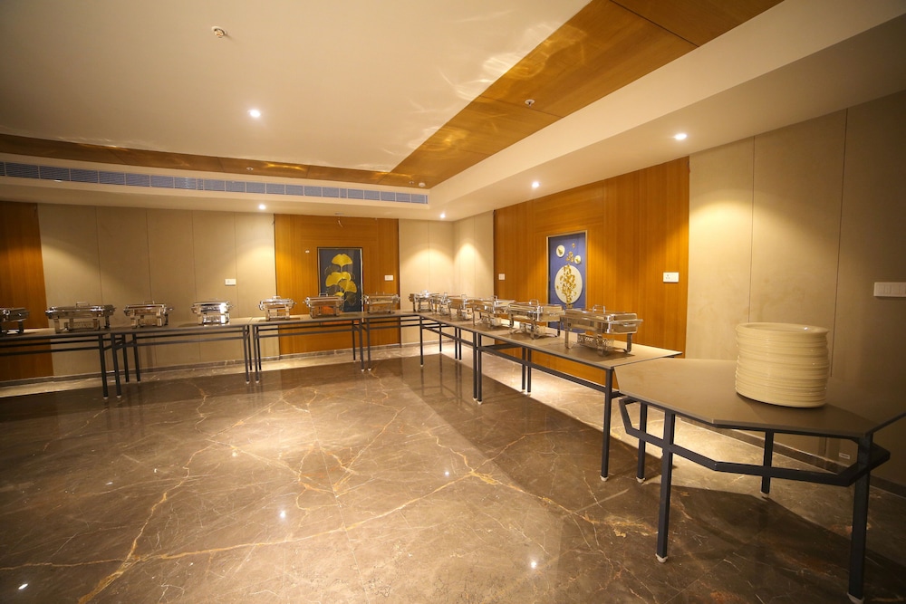 comfort inn kaikaluru