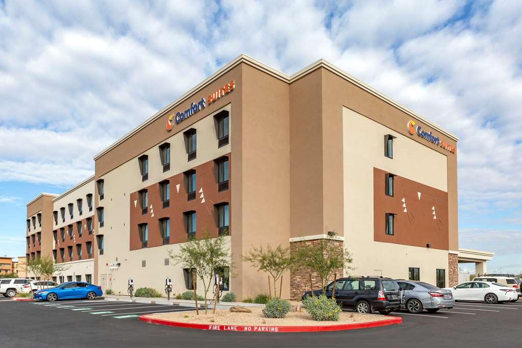 comfort suites scottsdale talking stick entertainment district