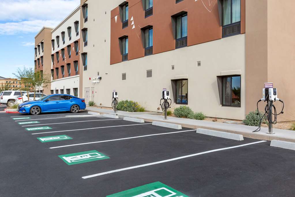 comfort suites scottsdale talking stick entertainment district