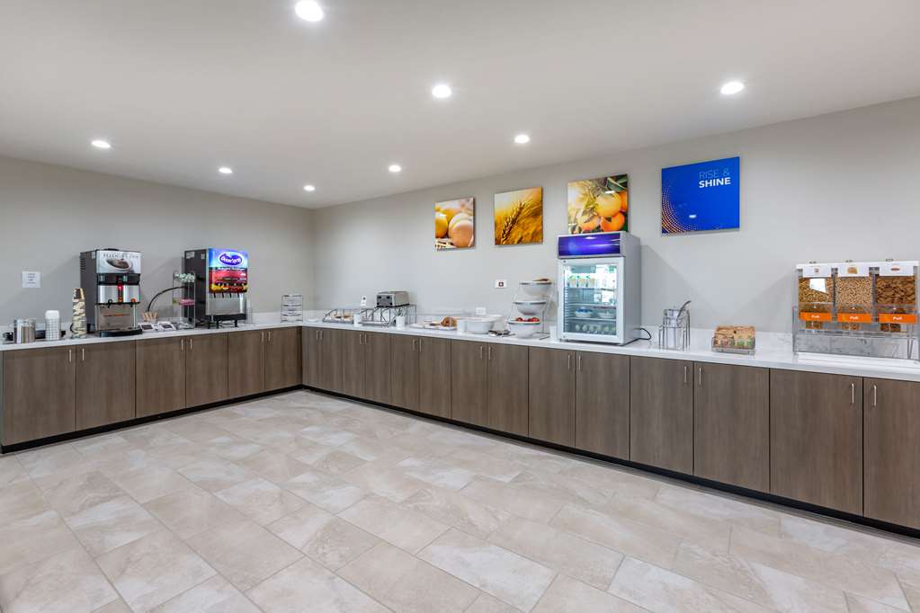 comfort suites scottsdale talking stick entertainment district