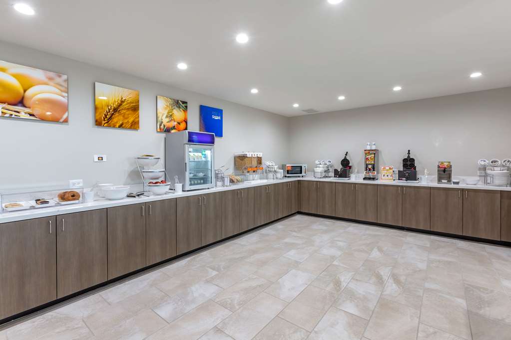 comfort suites scottsdale talking stick entertainment district