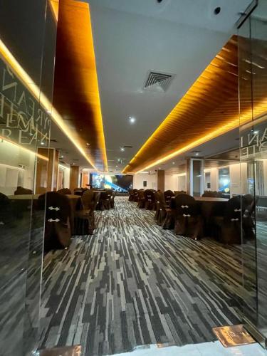 Empyrean Hotel,,4 star