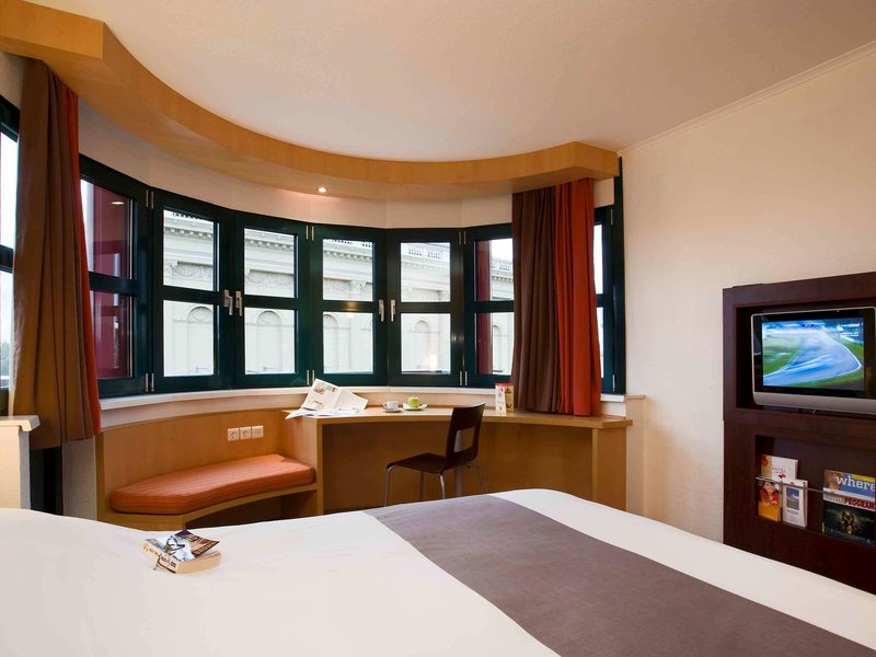 ibis budapest heroes square