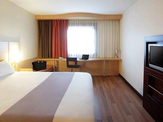 ibis budapest heroes square