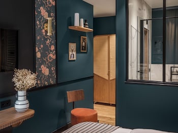 dandy hotel and kitchen