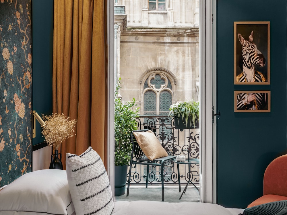 dandy hotel and kitchen