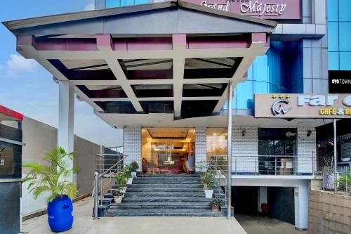 hotel grand majesty