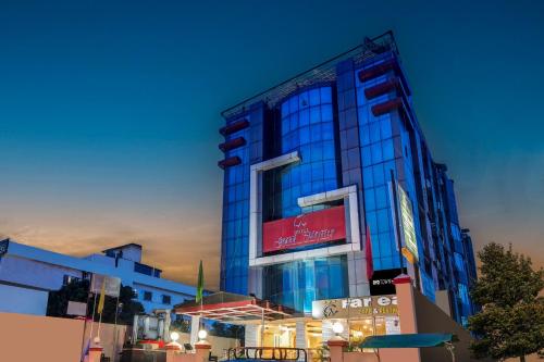 hotel grand majesty