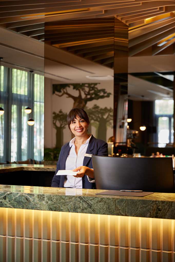 adina apartment hotel dusseldorf