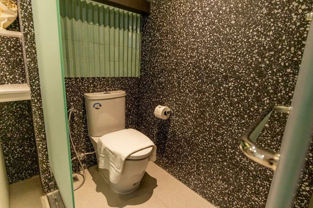 seekers finders rama iv hotel surestay collection by bw