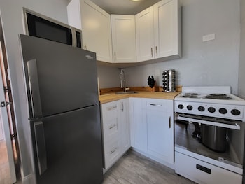 barefoot mailman inn and suites