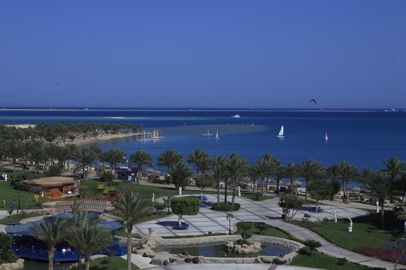 palm royale resort soma bay