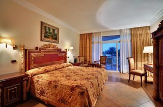 palm royale resort soma bay