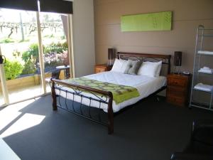 De'vine Escape,Melbourne>>Dixons Creek,4 star