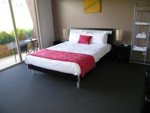 De'vine Escape,Melbourne>>Dixons Creek,4 star