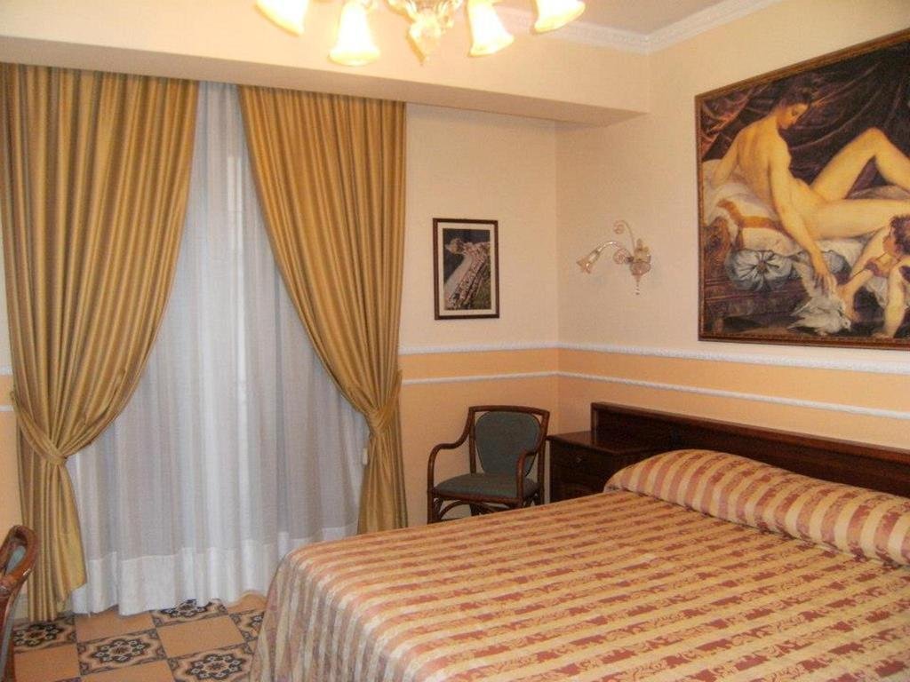 Hotel U'bais,,4 star
