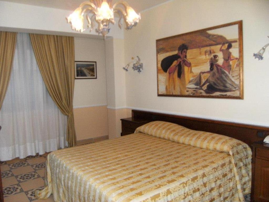 Hotel U'bais,,4 star