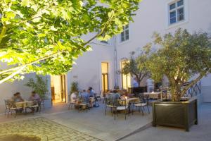 Altes Kloster,Bruck An Der Leitha>>Bratislava,4 star