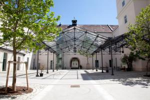 Altes Kloster,Bruck An Der Leitha>>Bratislava,4 star