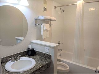 inn on destin harbor ascend hotel collection