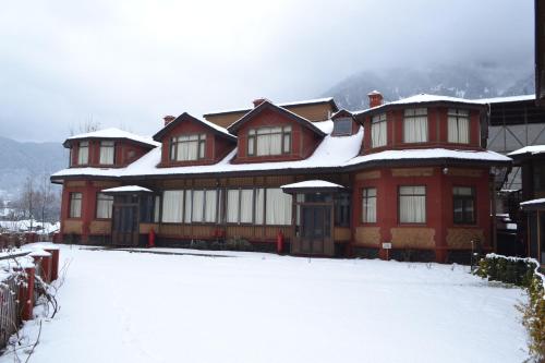 pahalgam hotel