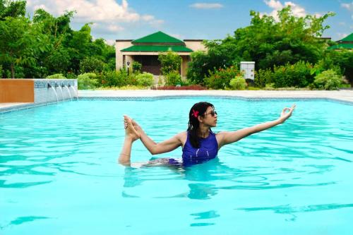 olive resort sillari pench