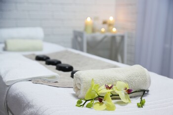 les sables noirs and spa
