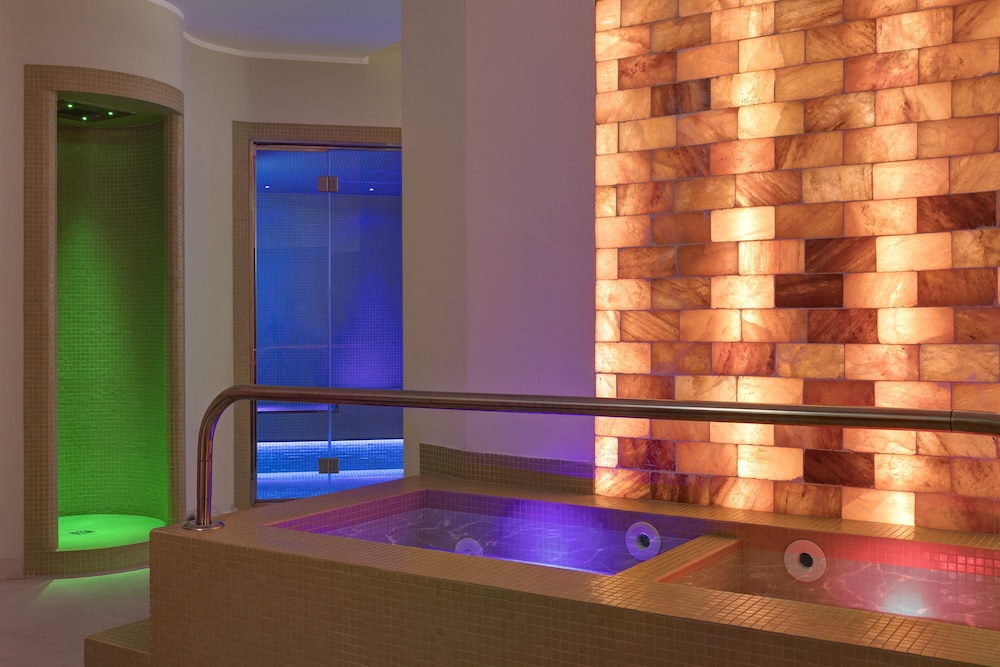 les sables noirs and spa