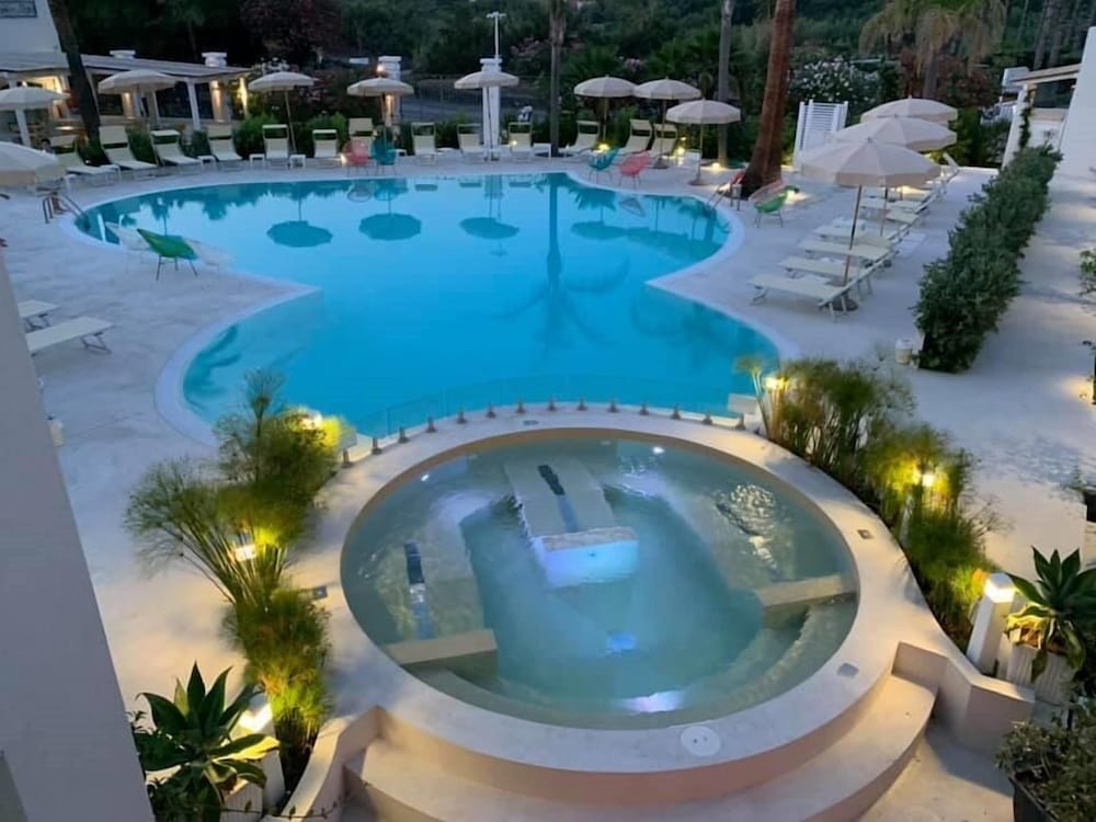 les sables noirs and spa