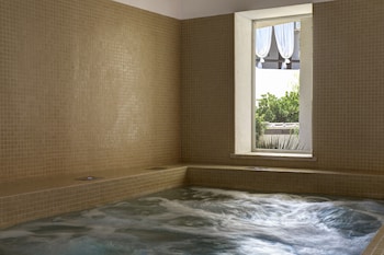 les sables noirs and spa