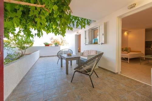 laza beach inn