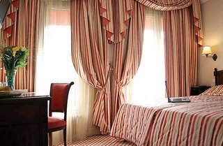 Elysees Paris,Near Arc De Triomphe,3 star