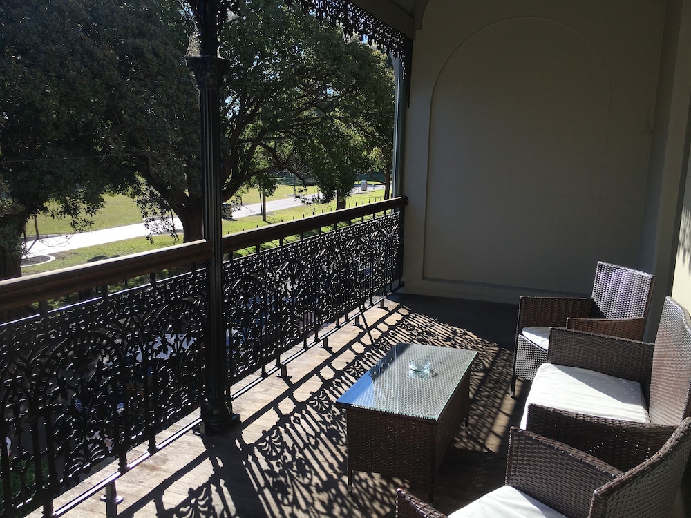 avonmore on the park boutique hotel