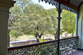 avonmore on the park boutique hotel