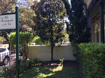 avonmore on the park boutique hotel