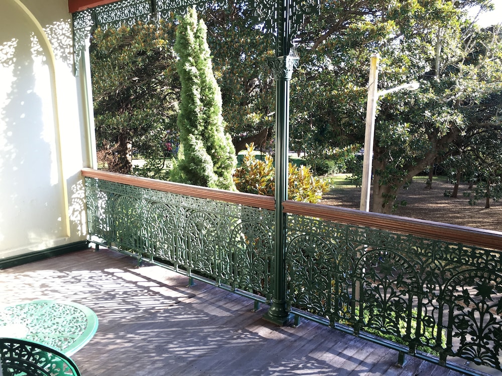 avonmore on the park boutique hotel