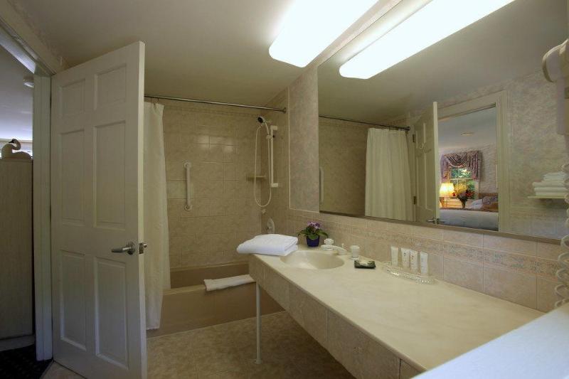 Pleasant Bay Village Resort,Cape Cod>>Barnstable County,3 star